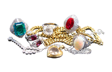 引き出しに眠っていたダイヤの指輪や色石の宝石